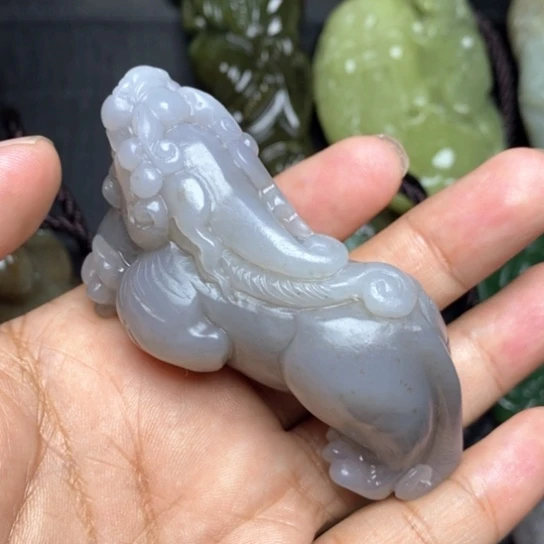 颈饰未镶嵌和田玉祥**境