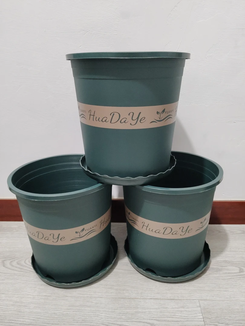 三个新款  高3 多孔透气加仑塑料花盆(外口径23 高23厘米左右)