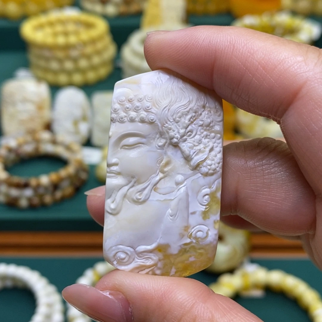 蜜蜡未镶嵌裸石一念之间