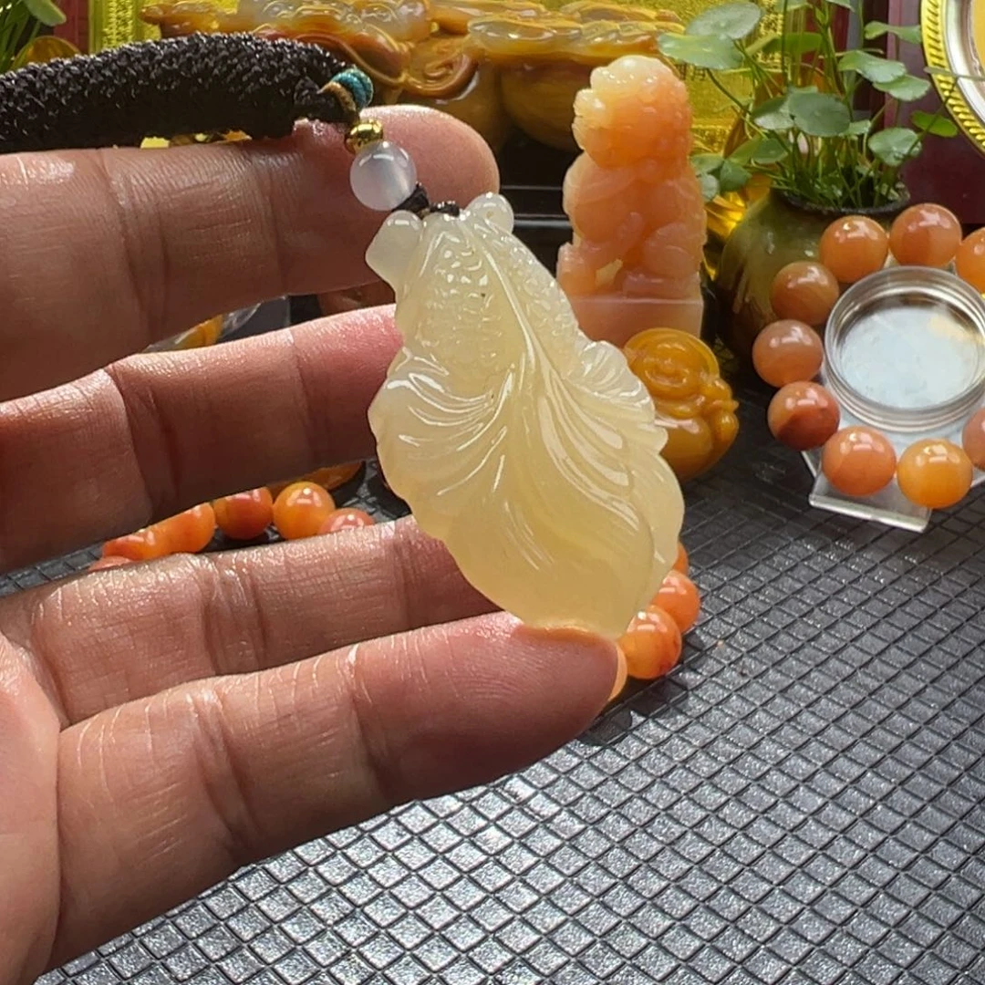 石英质玉未镶嵌颈饰