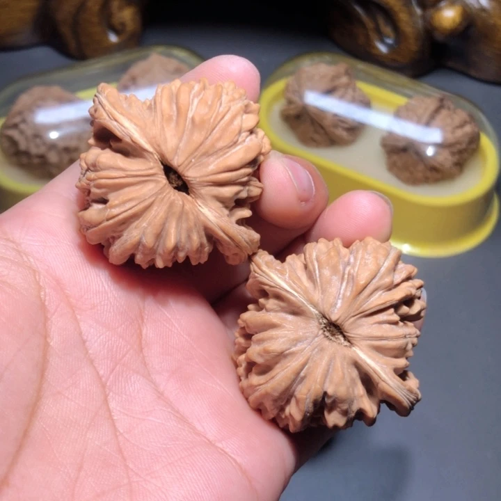 文玩核桃把件44四座楼