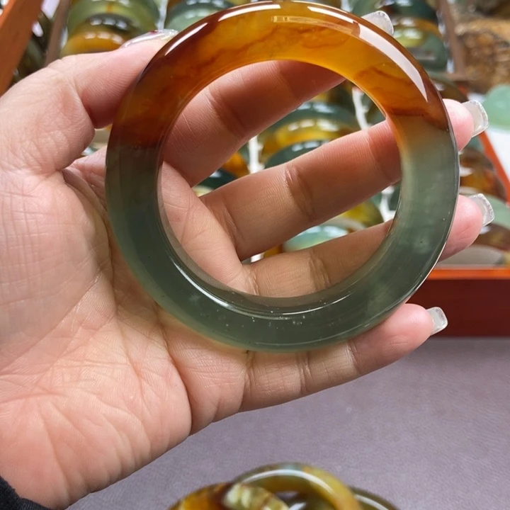 呢***i蛇纹石玉未镶嵌手镯