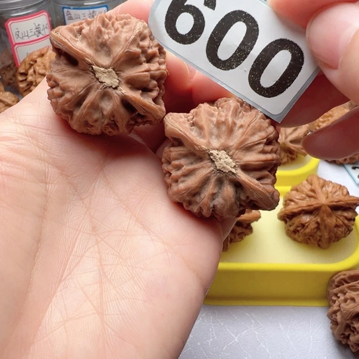 文玩核桃吊坠文玩600