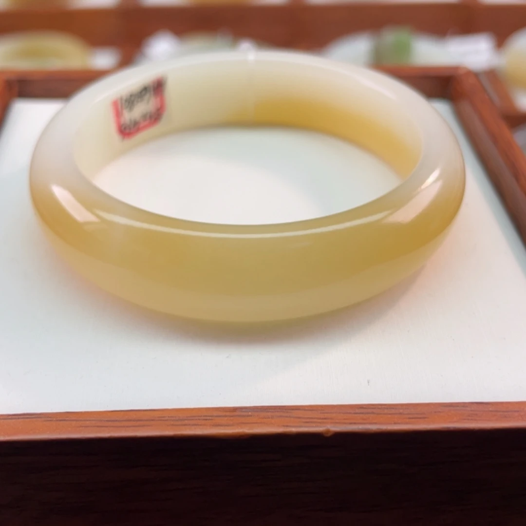 【闪购商品】和田玉手镯未镶嵌54