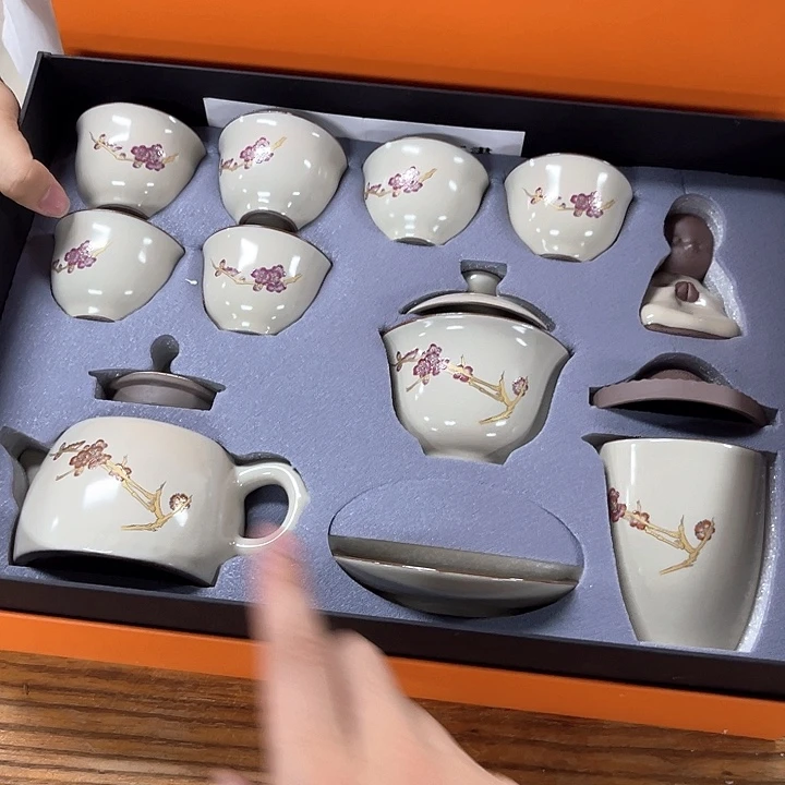 孤品茶具套装等。