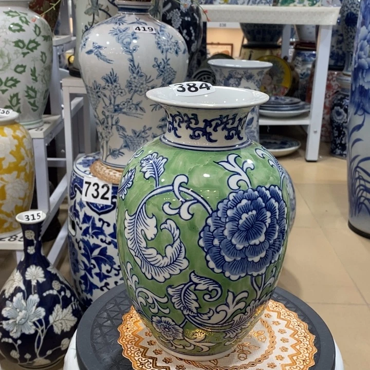 摆件手绘陶瓷彩绘花瓶