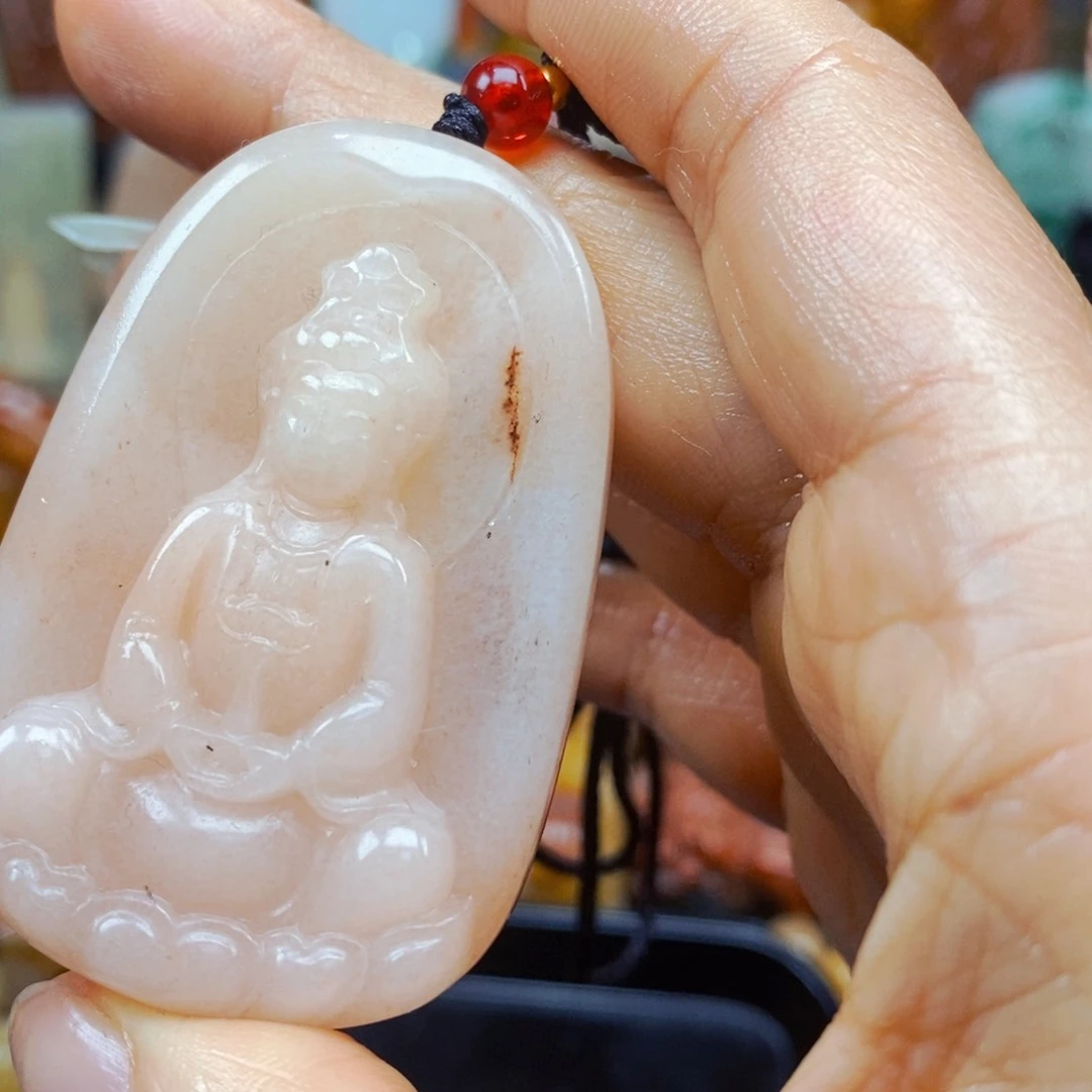 石英质玉（黄龙玉）未镶嵌颈饰