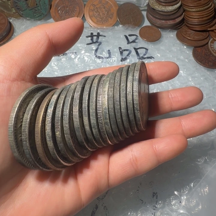 余***生十六枚工艺铜牌摆件