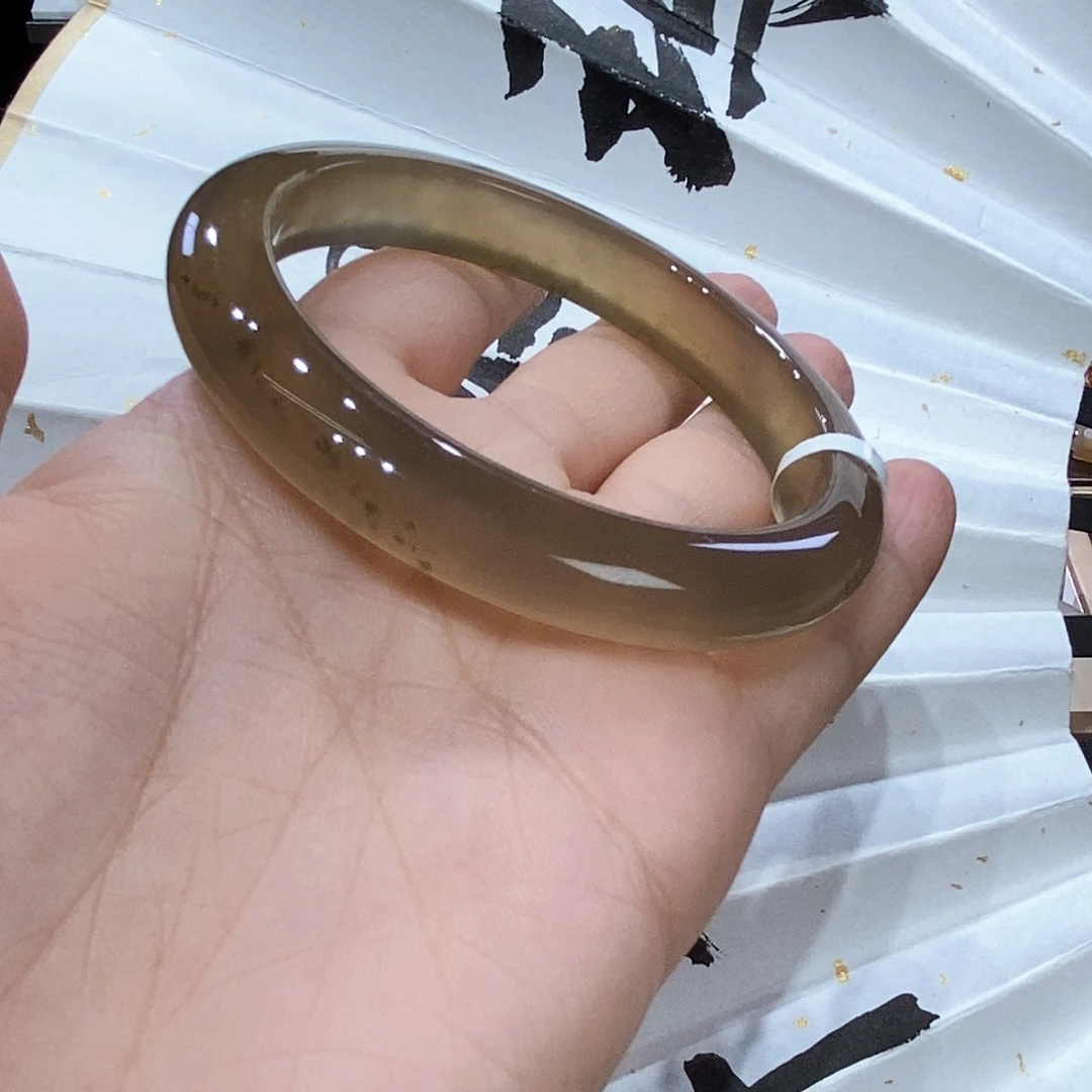 孑****手镯玛瑙/玉髓未镶嵌