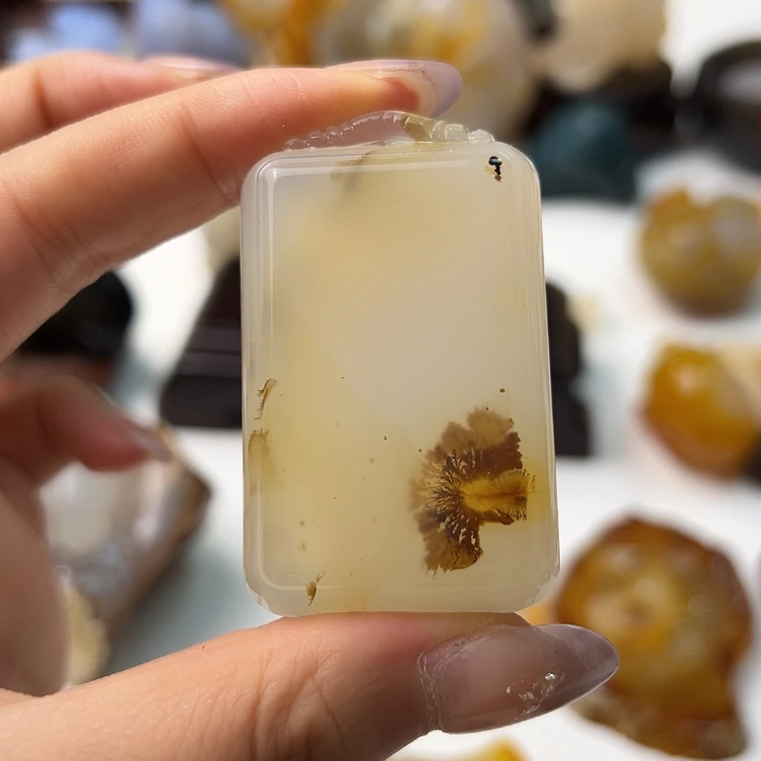 玛瑙/玉髓颈饰未镶嵌