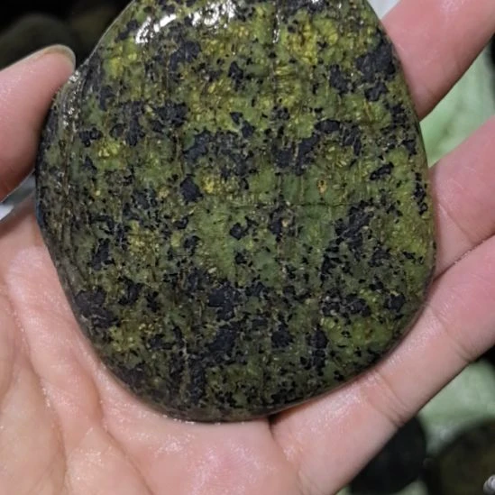 云***清有机玻璃藏玉药王石原石一个