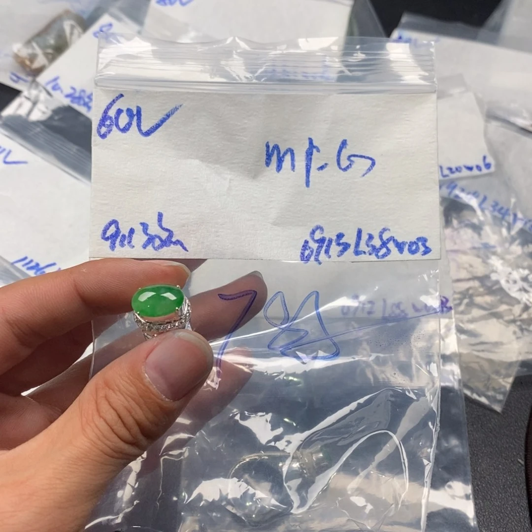 定制翡翠未镶嵌M**G缅甸