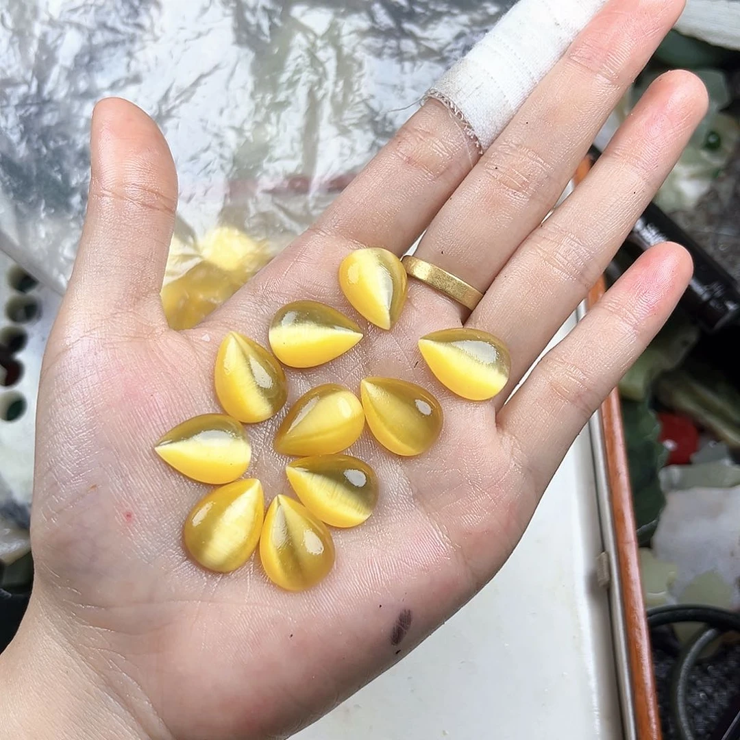 颈饰未镶嵌和田玉（糖玉）