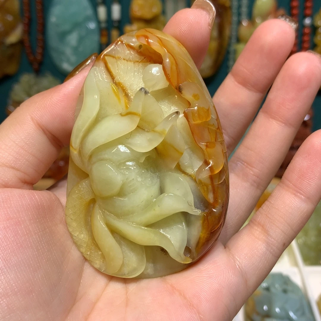 蛇纹石玉未镶嵌颈饰