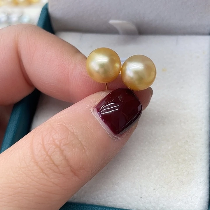 18K金镶嵌海水珍珠耳饰