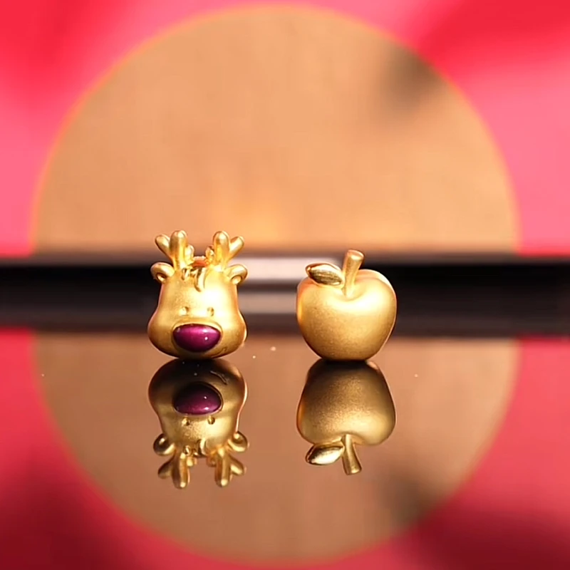 周生生Charme浪漫奇缘驯鹿黄金转运珠-一鹿苹安组合定价