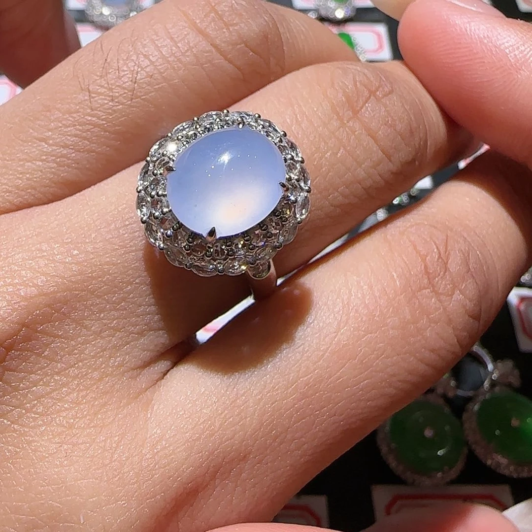 【闪购商品】18K金镶嵌戒指翡翠天然