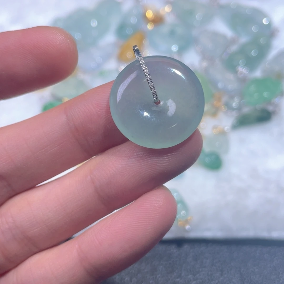 翡翠18K金镶嵌颈饰翡翠