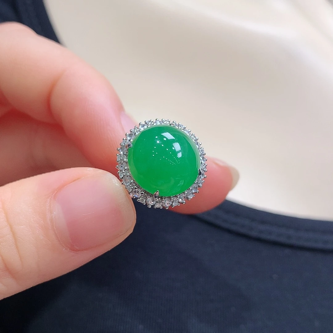 翡翠戒指18K金镶嵌戒指