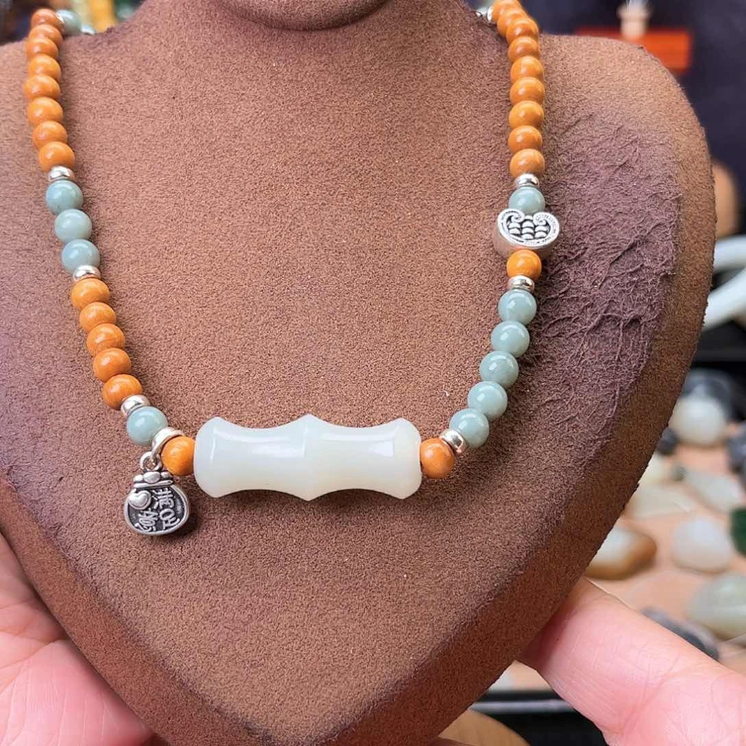 颈饰未镶嵌和田玉