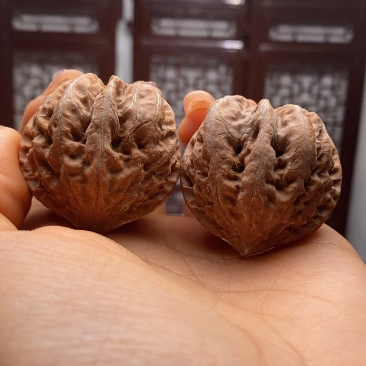 文玩核桃把件核桃357瑕疵阴皮