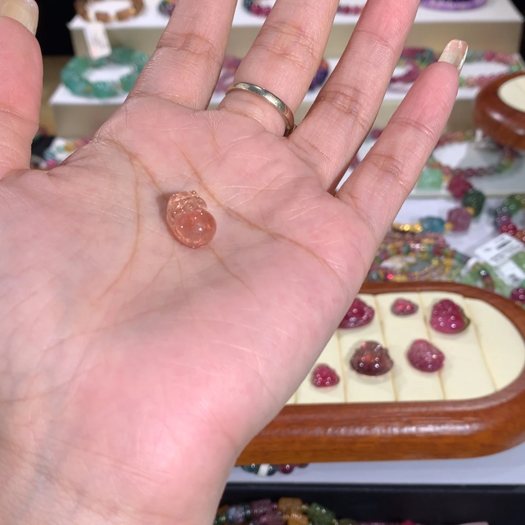 雕刻件未镶嵌碧玺