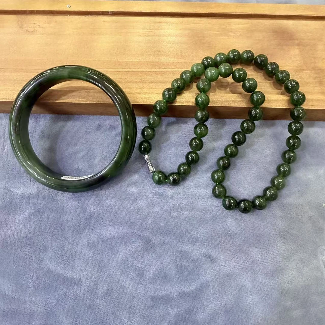 天然珠宝玉石和田碧玉镯子送妈妈链319