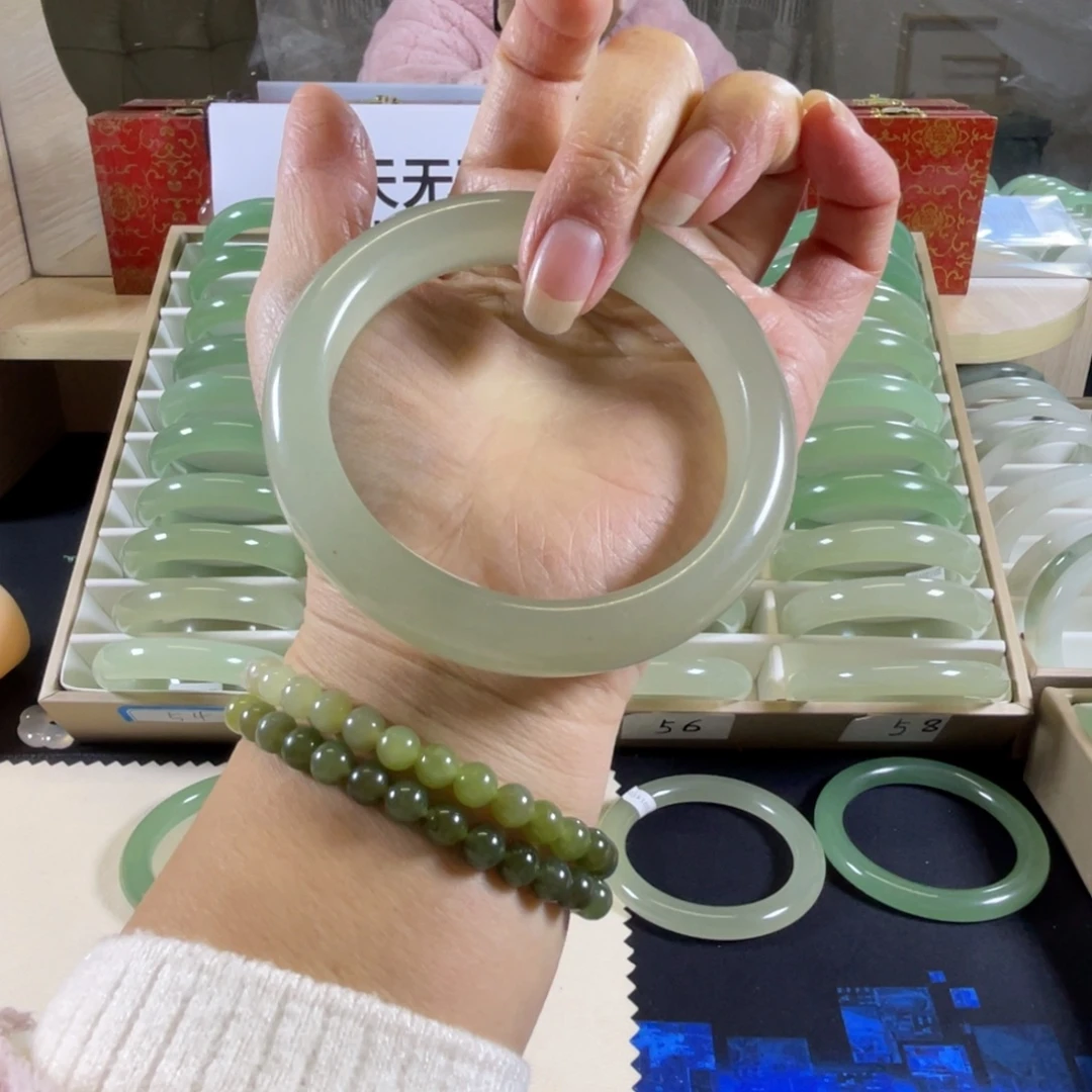 东陵石未镶嵌手镯60