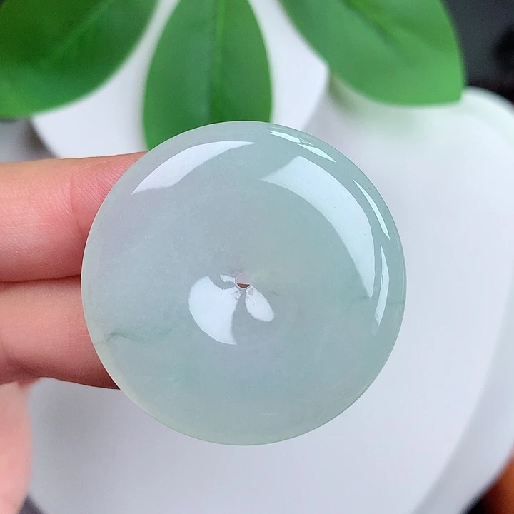 颈饰未镶嵌翡翠平安扣 35.6x5.9mm