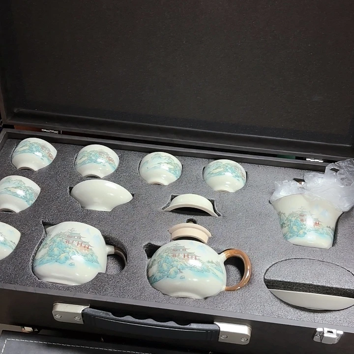 孤品茶具套装等。