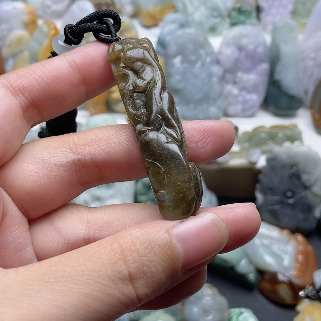 翡翠未镶嵌颈饰翡翠