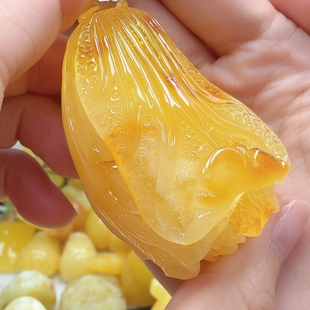 琥珀未镶嵌珠宝奇石吊坠