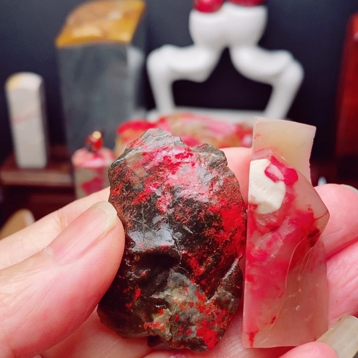 万***峰鸡血石鸡血石毛料