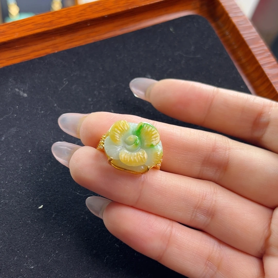 烟***墨翡翠未镶嵌颈饰冰