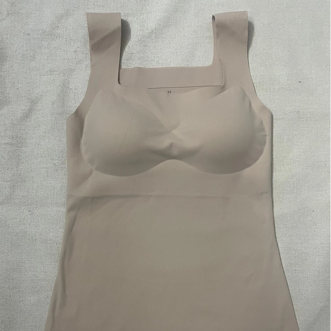 零束缚防外扩防下垂无痕背心带胸垫塑型美体内搭打底内衣外穿吊带