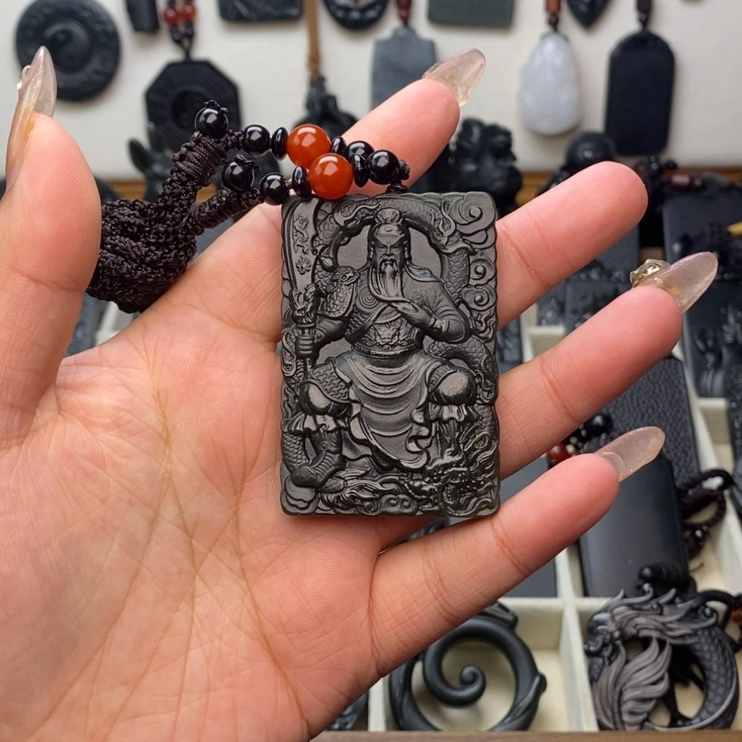 路***遥和田玉未镶嵌颈饰