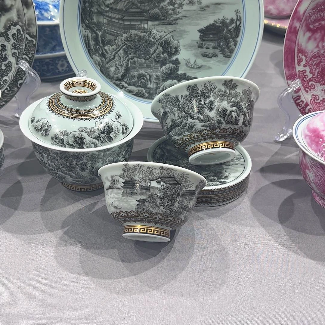 瓷片景德镇市和上海浦东新区的部分