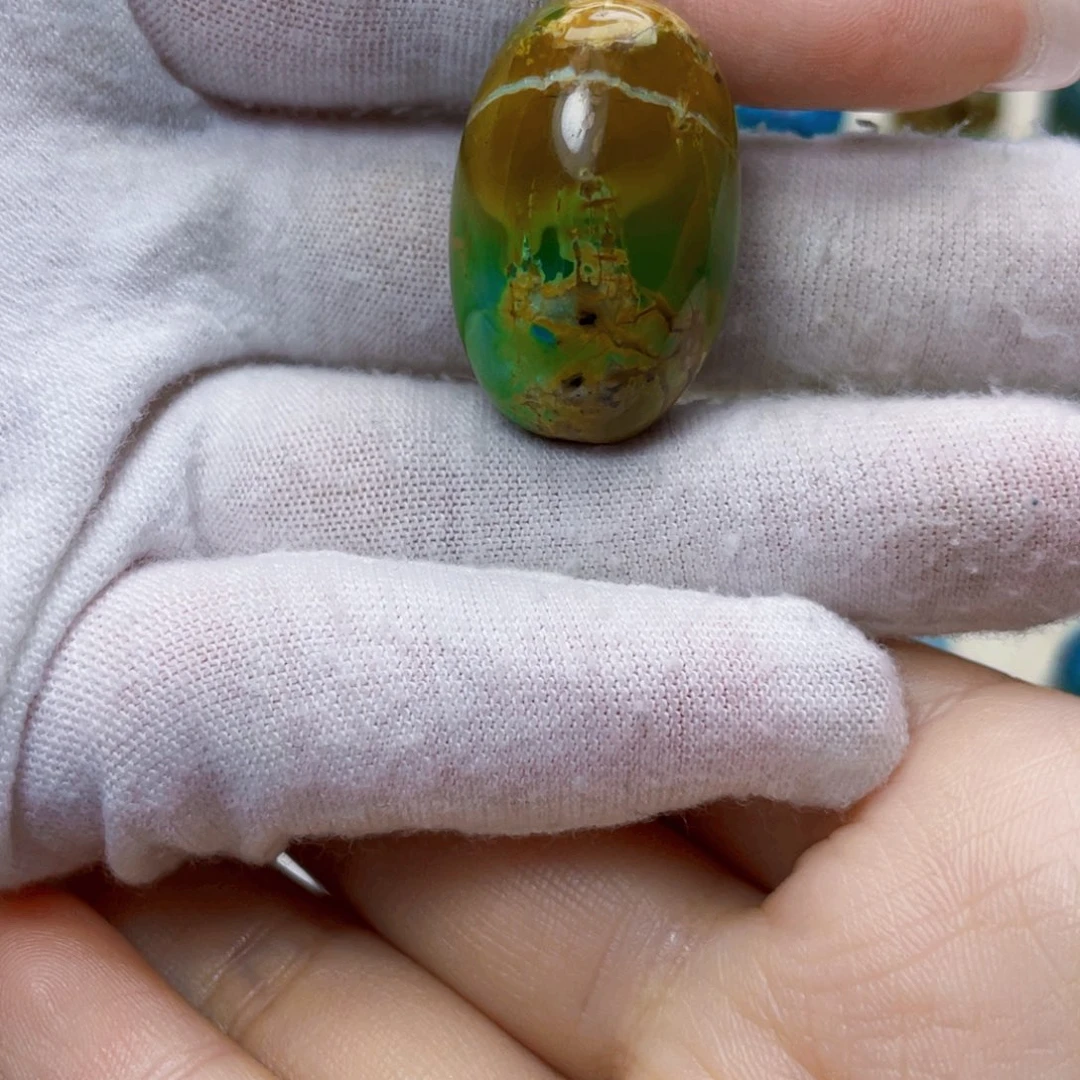 绿松石未镶嵌饰品