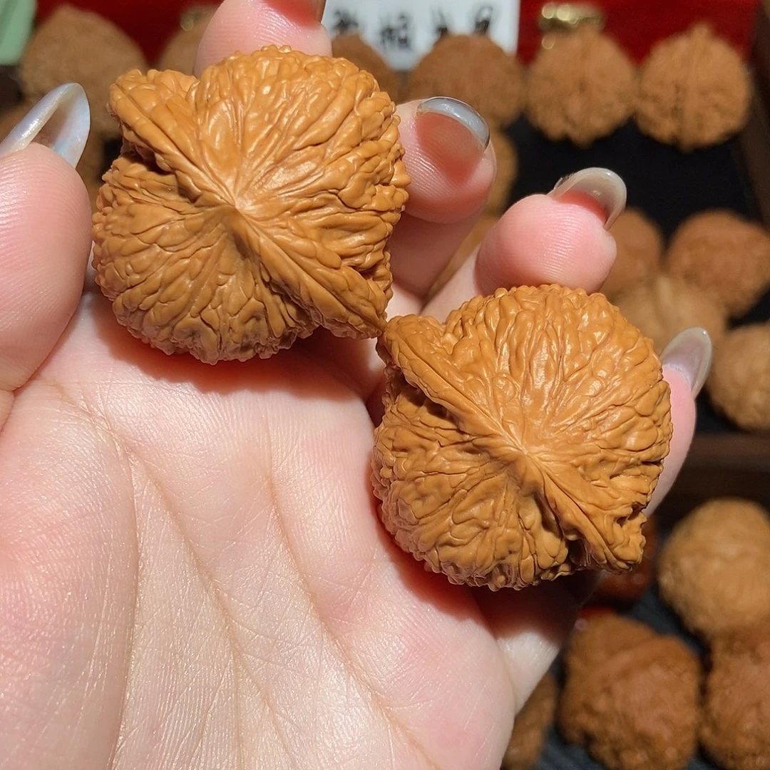 文玩核桃吊坠绣球42