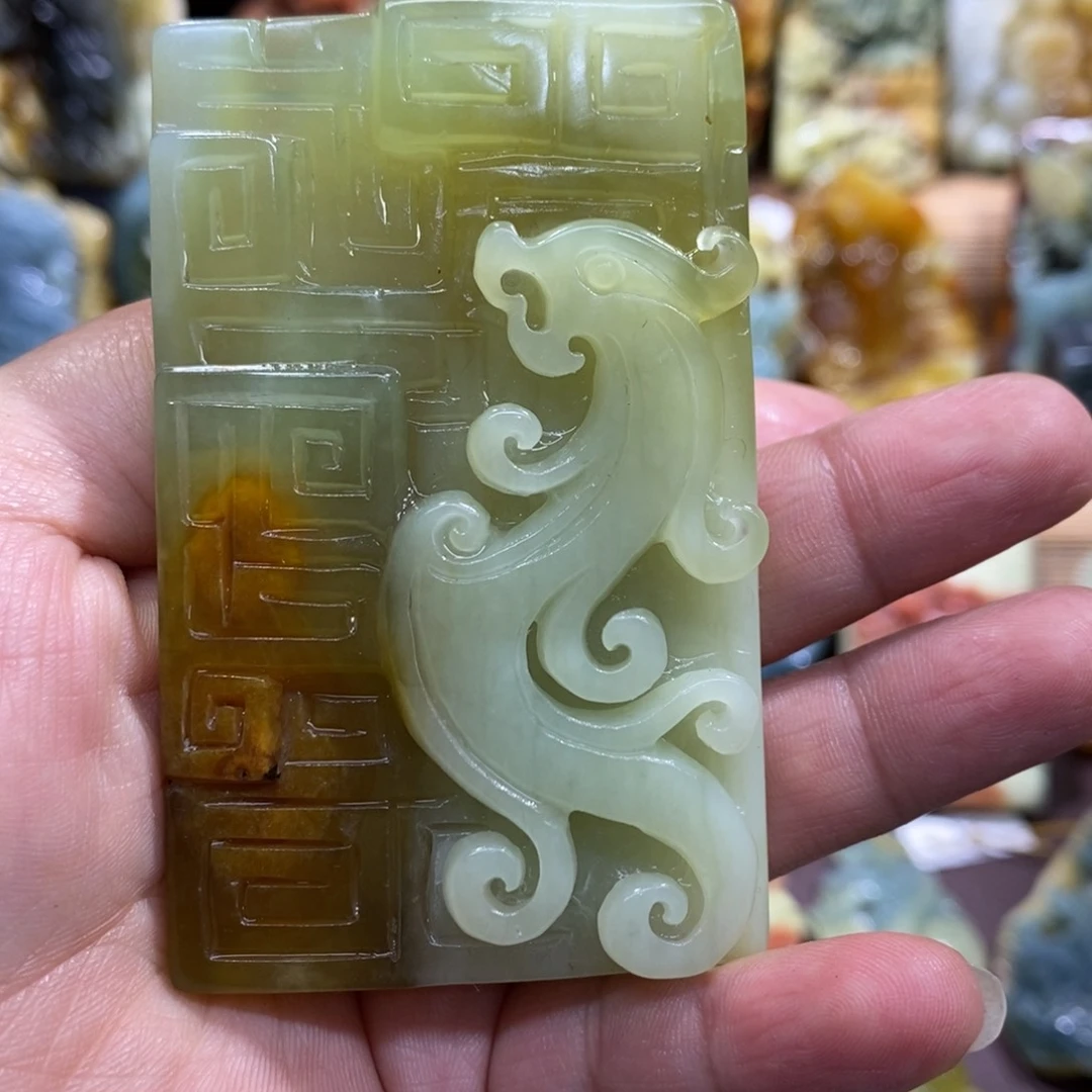 蛇纹石玉未镶嵌颈饰留