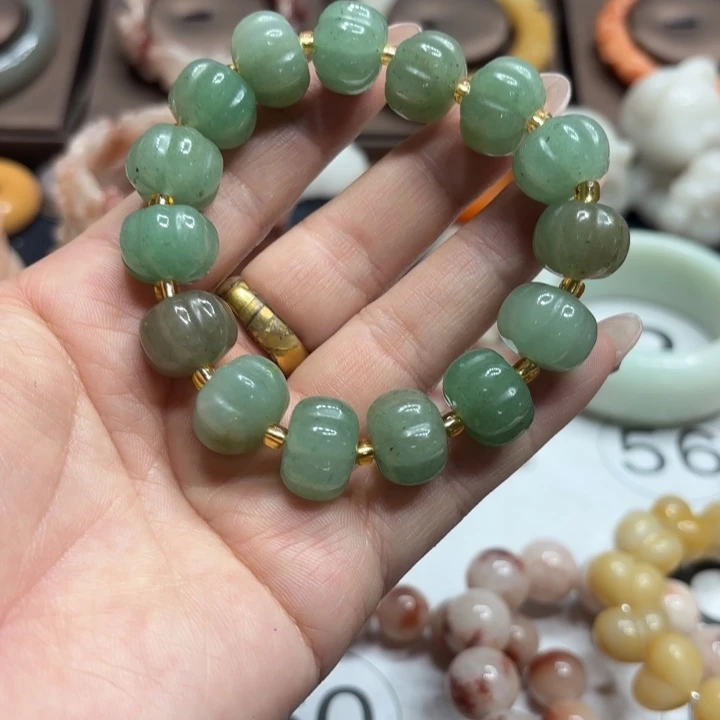 石英岩玉合金颈饰
