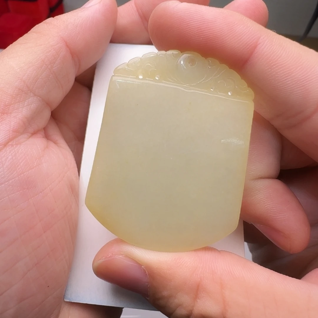 翡翠未镶嵌颈饰无事牌