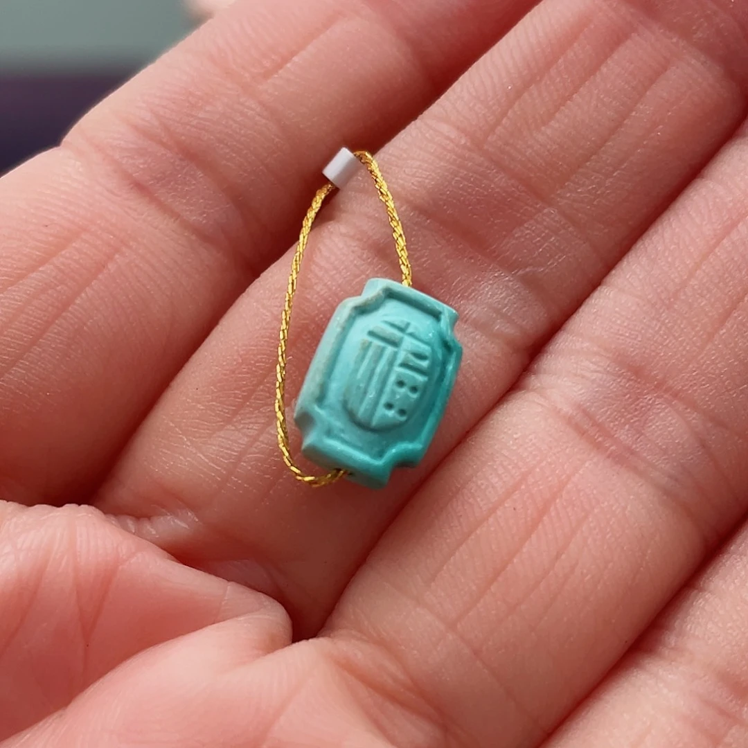 绿松石颈饰未镶嵌