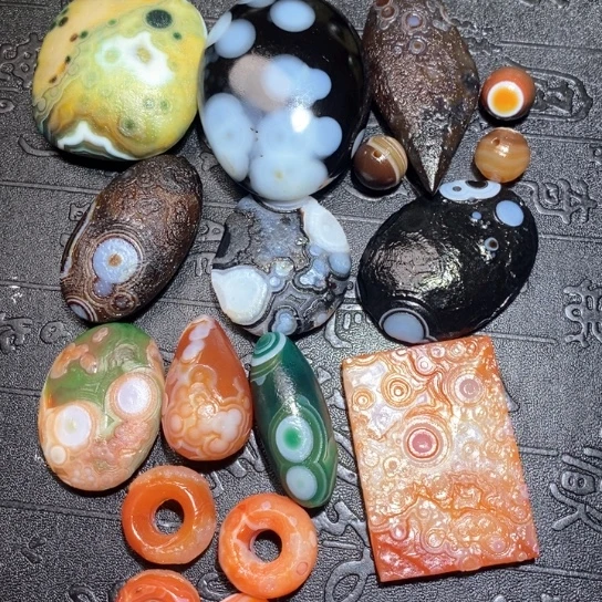 石英质玉珠宝半成品未镶嵌二***妈