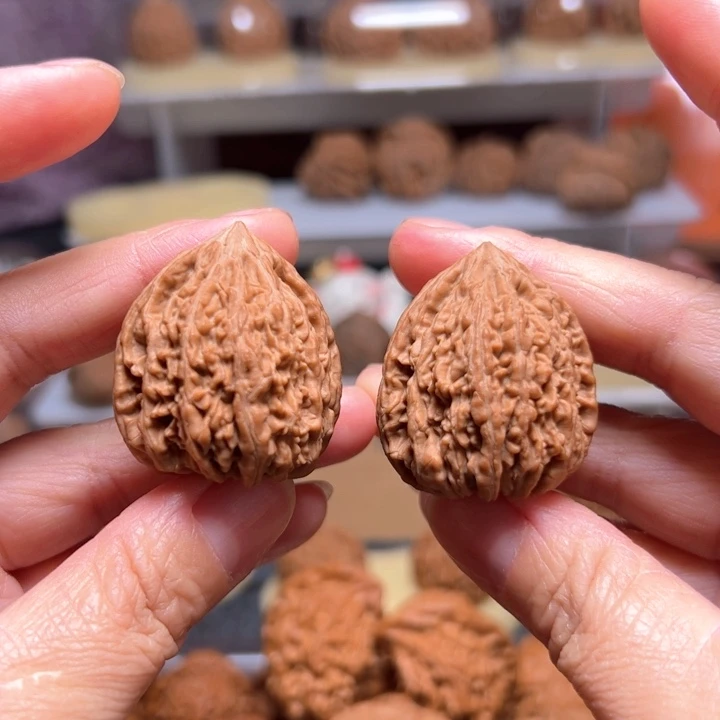 文玩核桃把件塔尖32