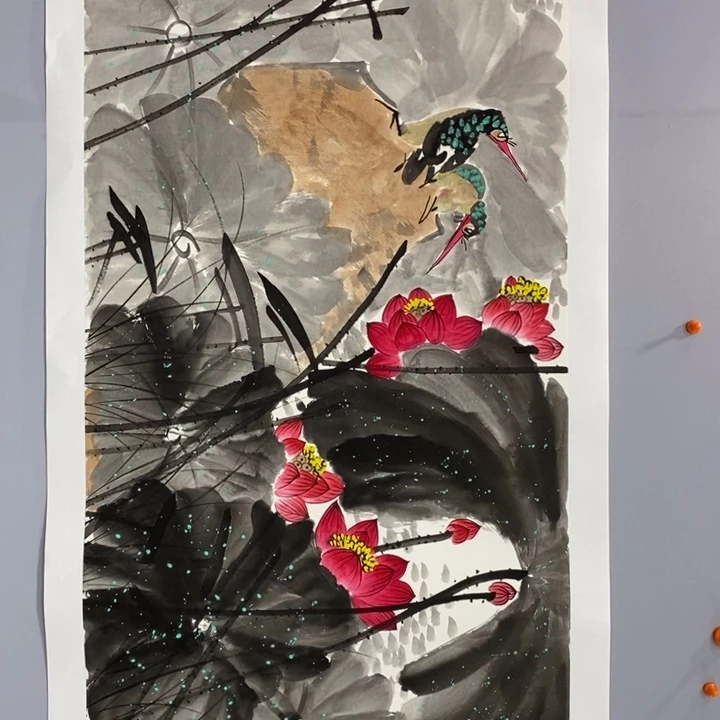 手绘作品等多种形式进行