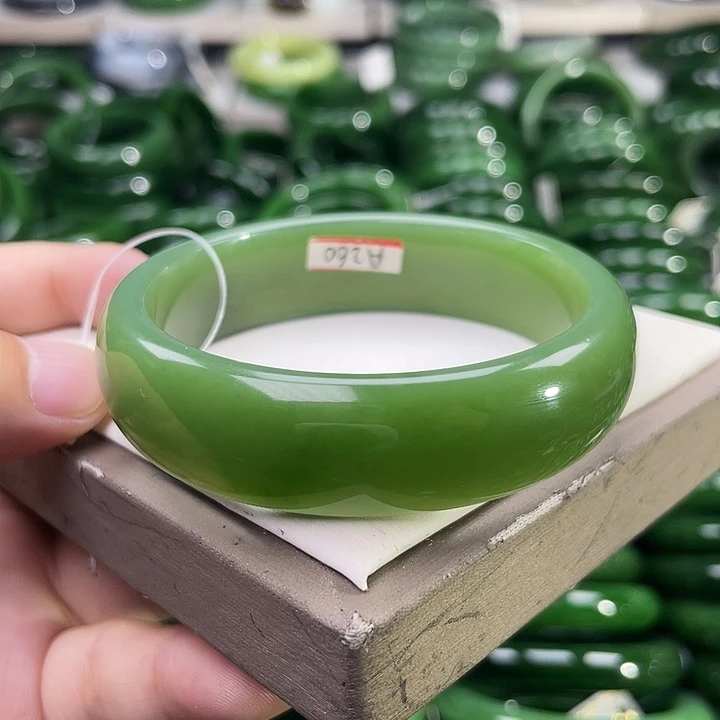 未镶嵌手镯和田玉（碧玉）