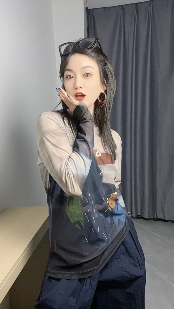 定位印花网纱小衫 长袖时尚休闲百搭