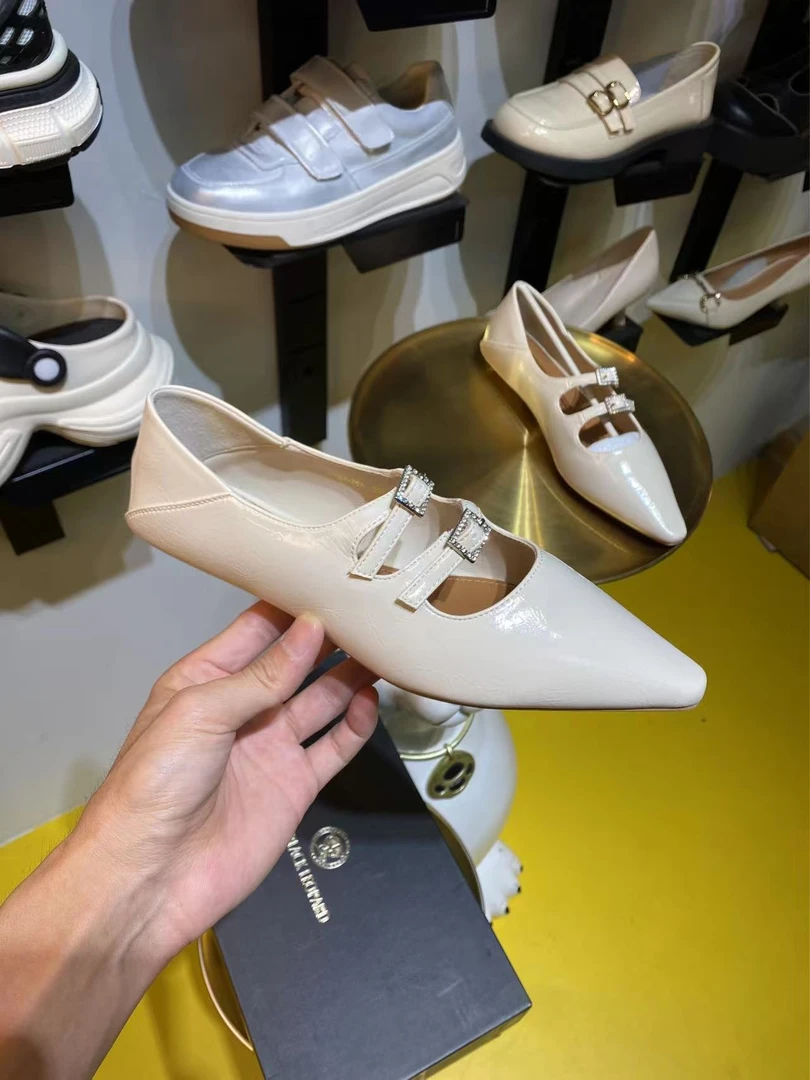 【文西】平跟休闲法式单鞋女低跟夏季玛丽珍鞋尖头浅口软底759