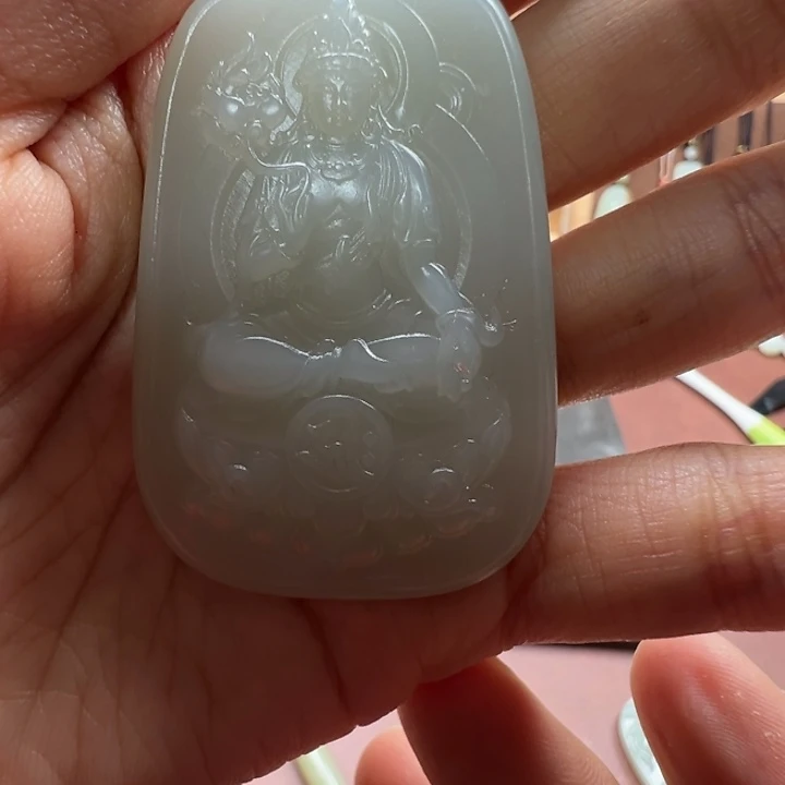 高***一和田玉未镶嵌颈饰且末观音